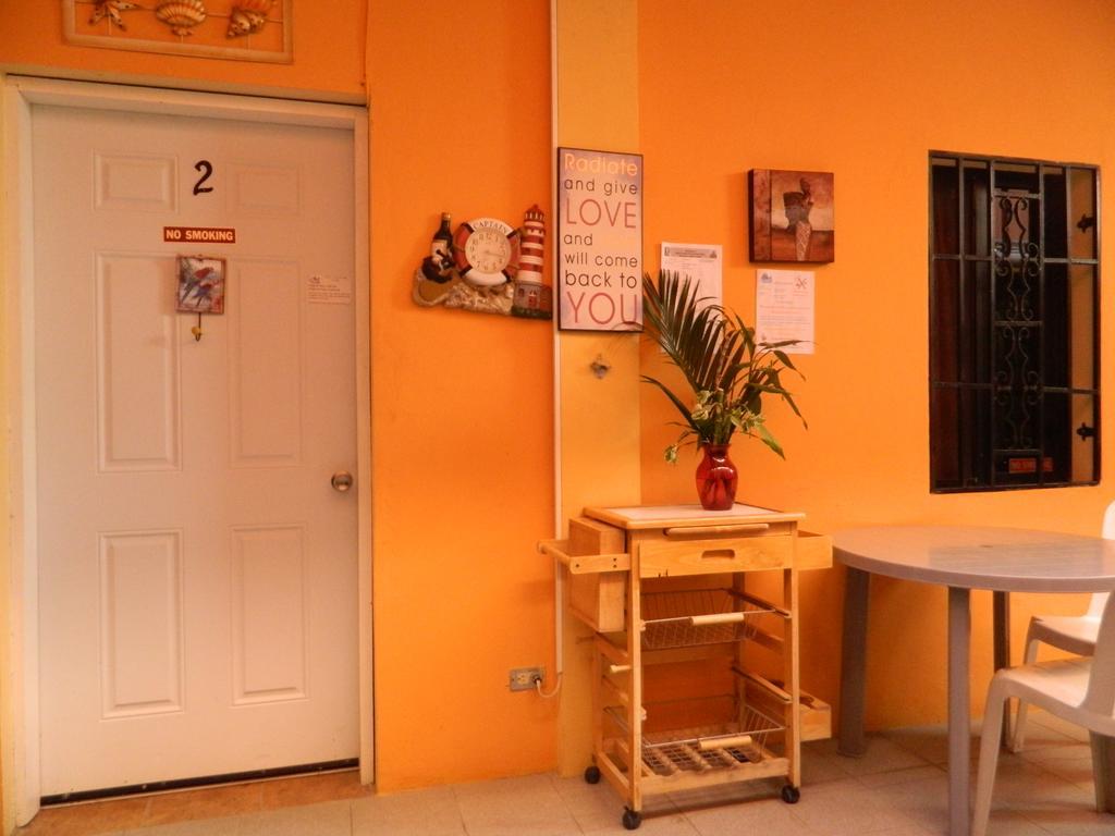 Bella Sombra Guest House Downtown ベリーズシティ 部屋 写真