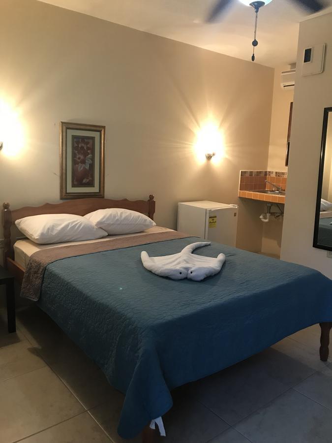 Bella Sombra Guest House Downtown ベリーズシティ エクステリア 写真